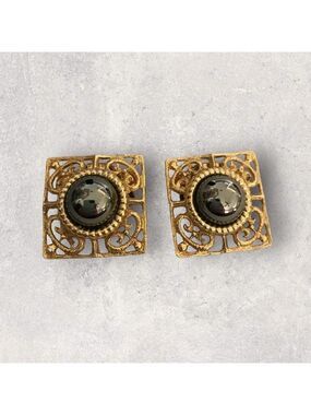 Musi Vintage Signed Shoe Clips, Gold-Tone, Square with Large Round Grey Stones.